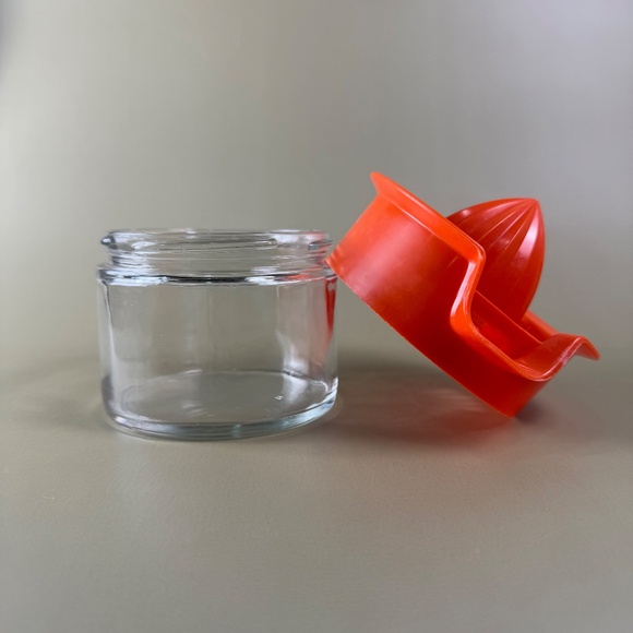 Vintage Gemco Glass Juicer with Orange Plastic Reamer | Mid-Century Kitchenware - Picture 8 of 11